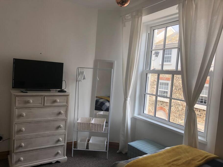 Seaton, Devon, Two Bed Apartment, Just Off The Sea Front. ภายนอก รูปภาพ